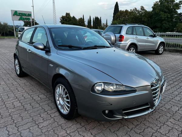 ALFA ROMEO 147 1.6 BENZ/METANO SI A NEOPATENTATI